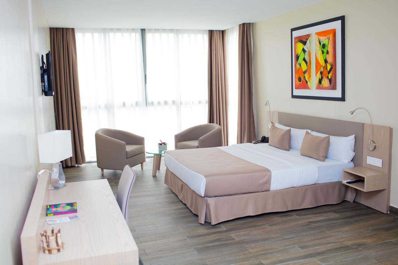 Fly Hotel Libreville Esterno foto