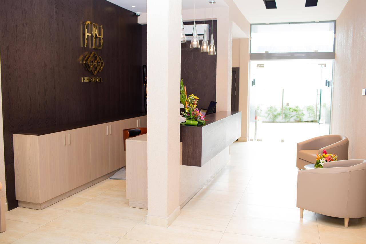 Fly Hotel Libreville Esterno foto