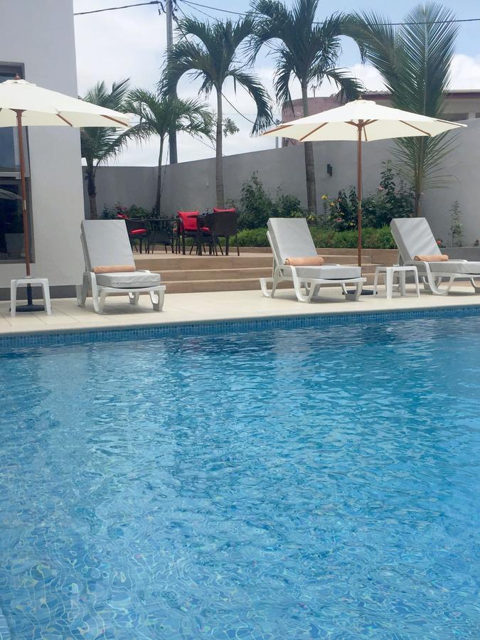 Fly Hotel Libreville Esterno foto