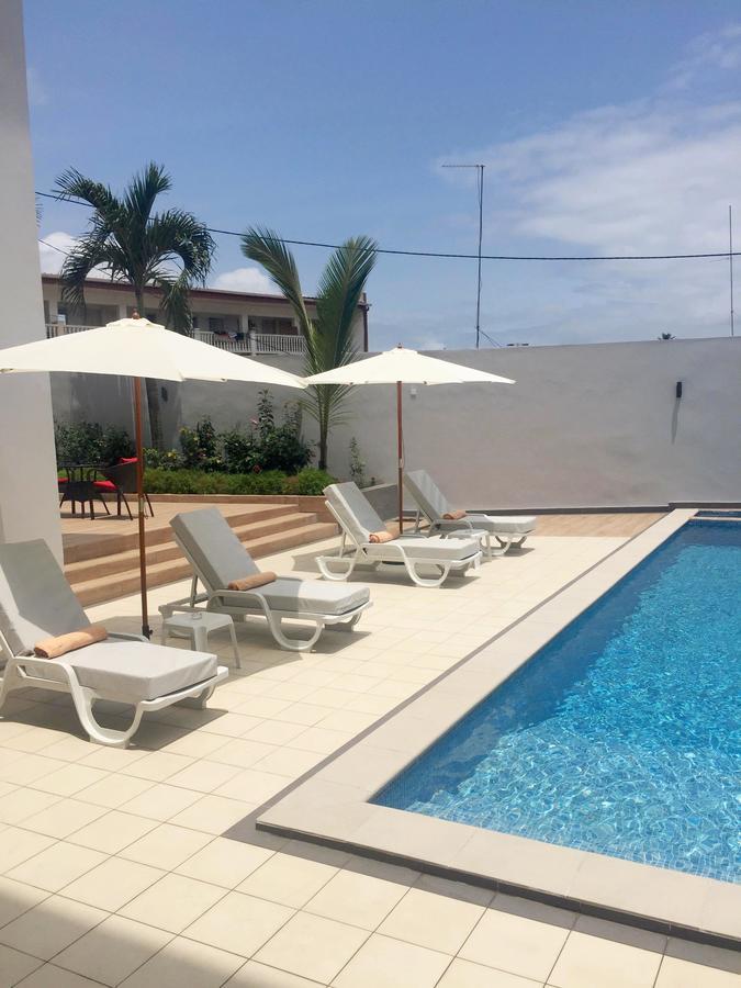 Fly Hotel Libreville Esterno foto
